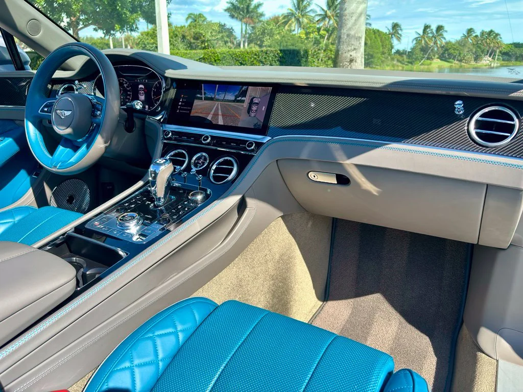 Used 2022 Silver Bentley V8 image 25