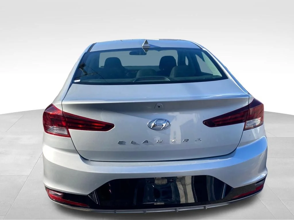 Used 2019 Silver Hyundai SEL image 21