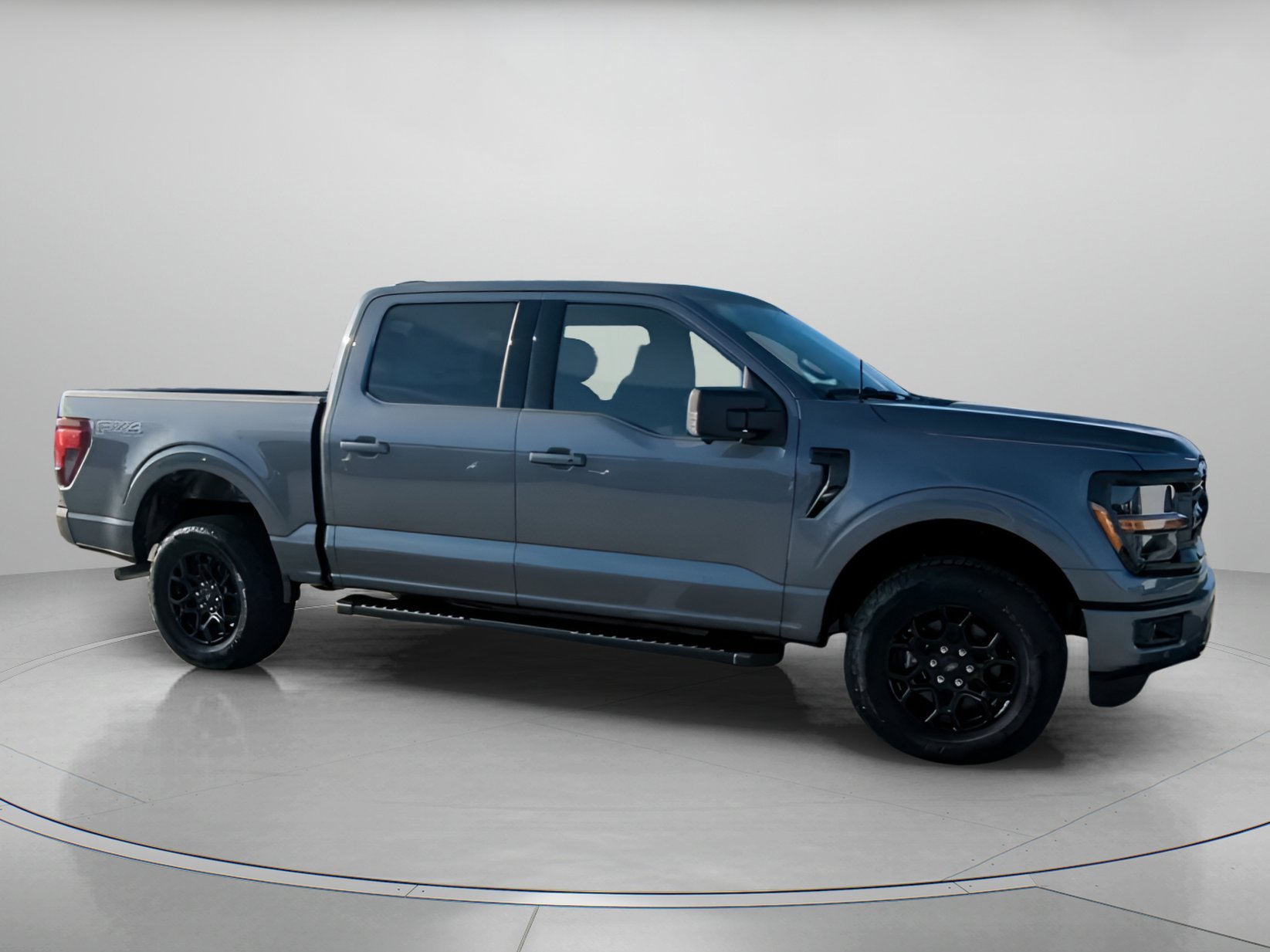New 2026 Carbonized Gray Metallic Ford XLT image 32