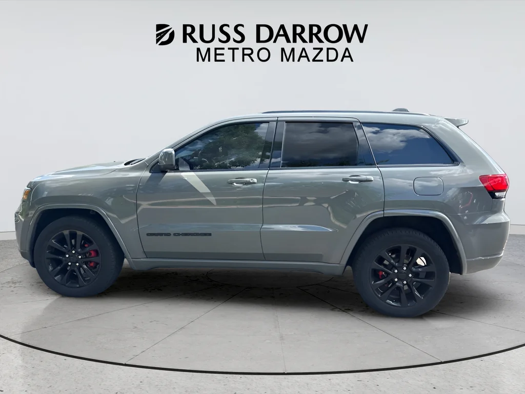 Used 2020 Gray Jeep Altitude image 2
