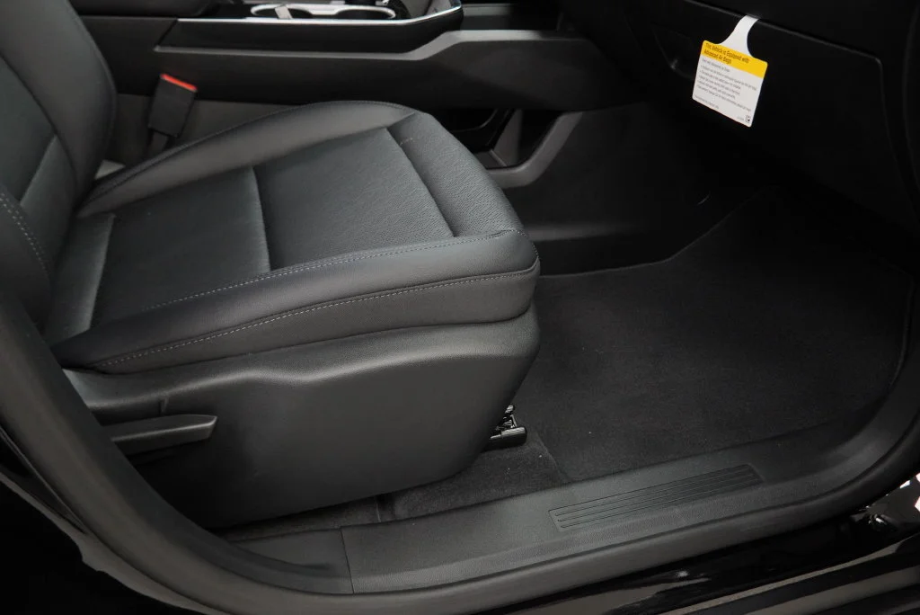 New 2027 Mosaic Black Metallic Chevrolet LT image 39