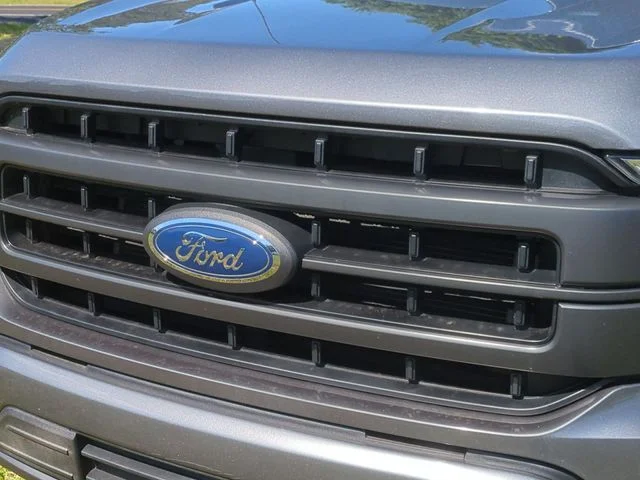 Used 2023 Gray Ford Lariat image 36