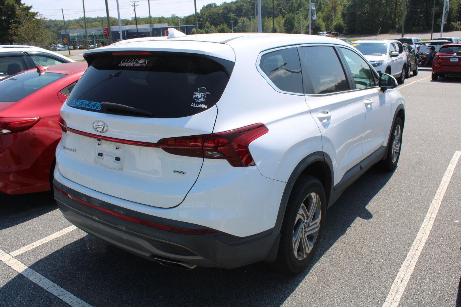 Used 2022 Quartz White Hyundai SE image 6
