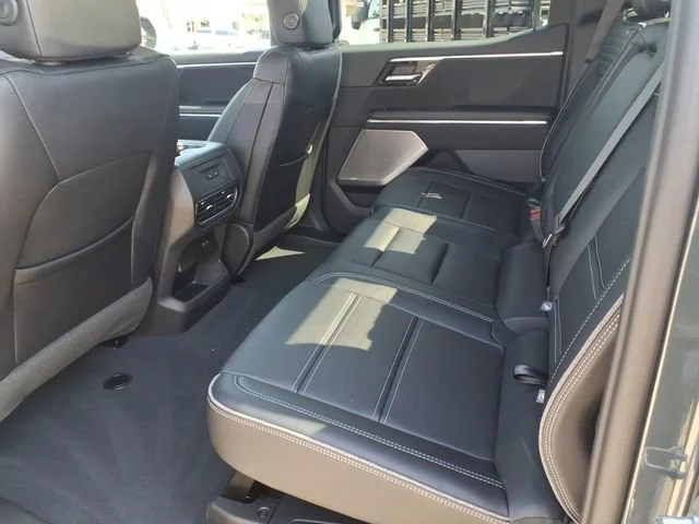 Used 2025 Deep Ocean Metallic GMC Extended Range Denali image 11