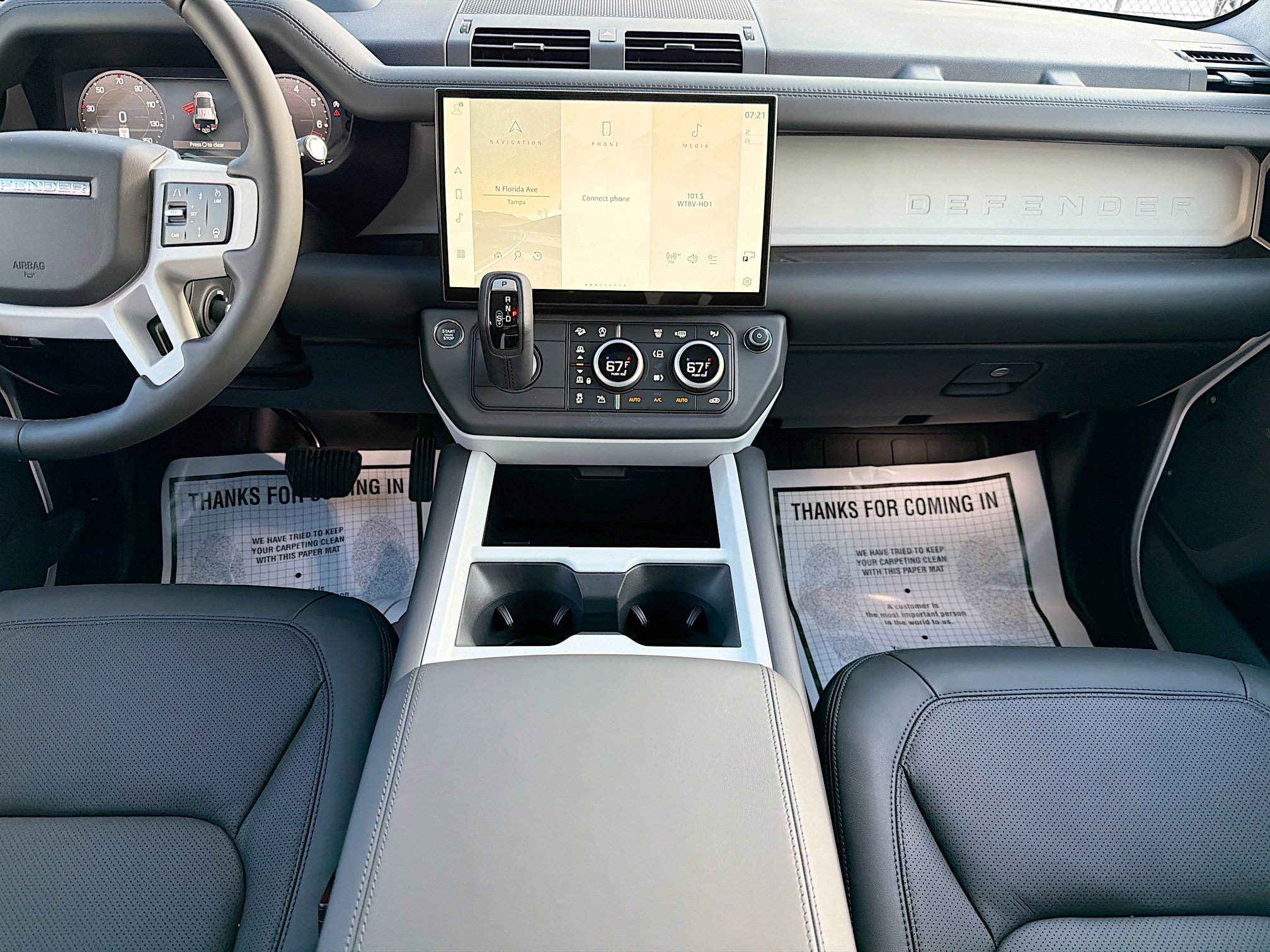 New 2026 Fuji White Land Rover X-Dynamic SE image 18