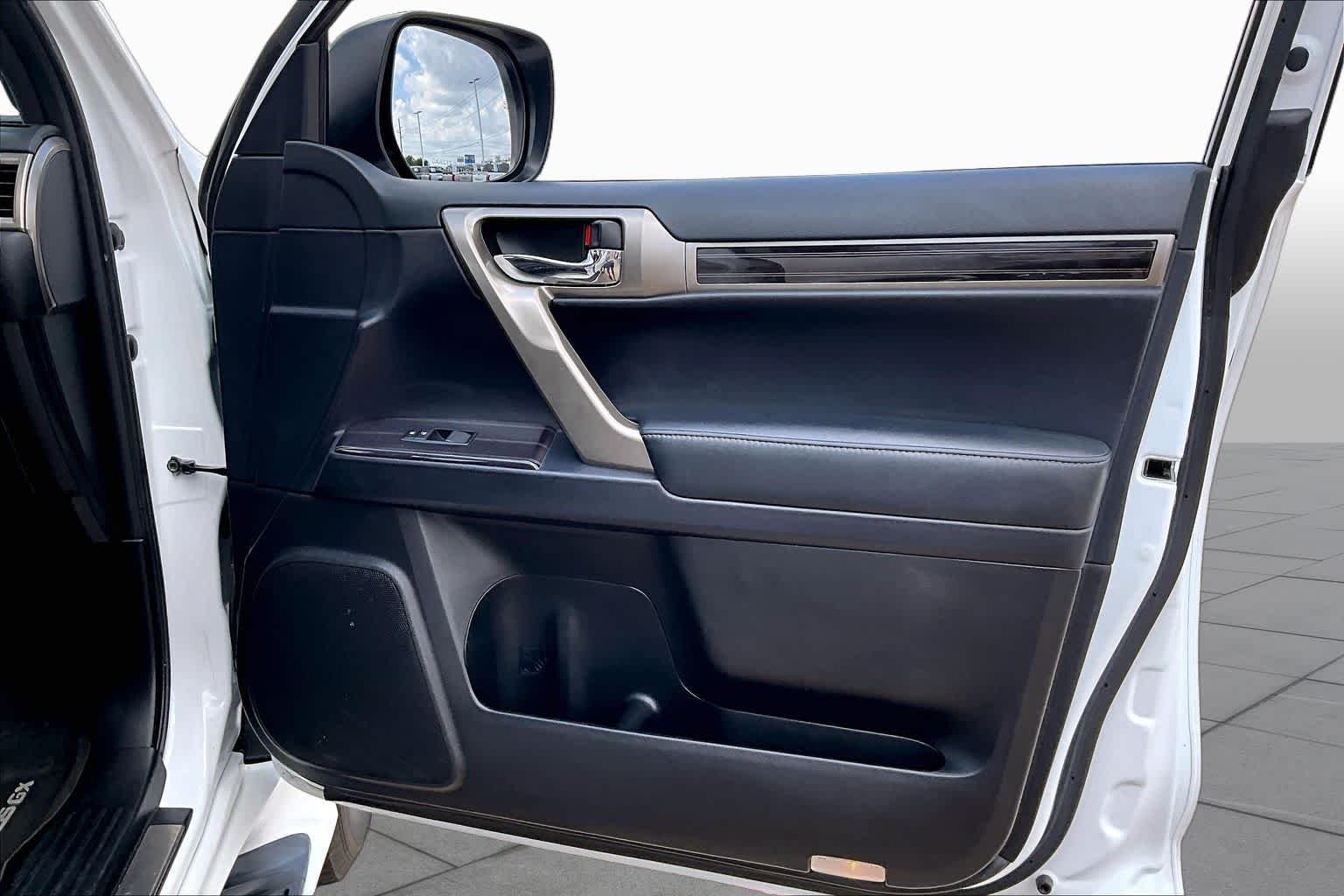 Used 2020 Starfire Pearl Lexus Premium image 23
