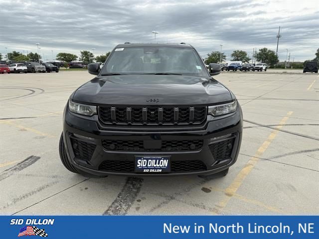 New 2026 Diamond Black Crystal Pearl-Coat Exterior Paint Jeep 85th Anniversary Edition image 3
