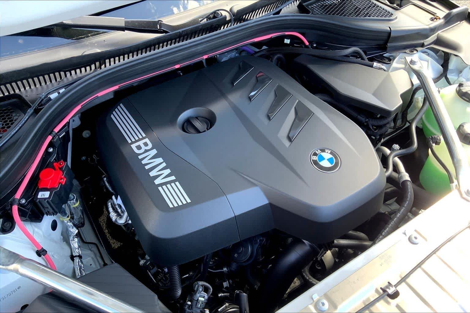 New 2026 Alpine White BMW 30 xDrive image 17