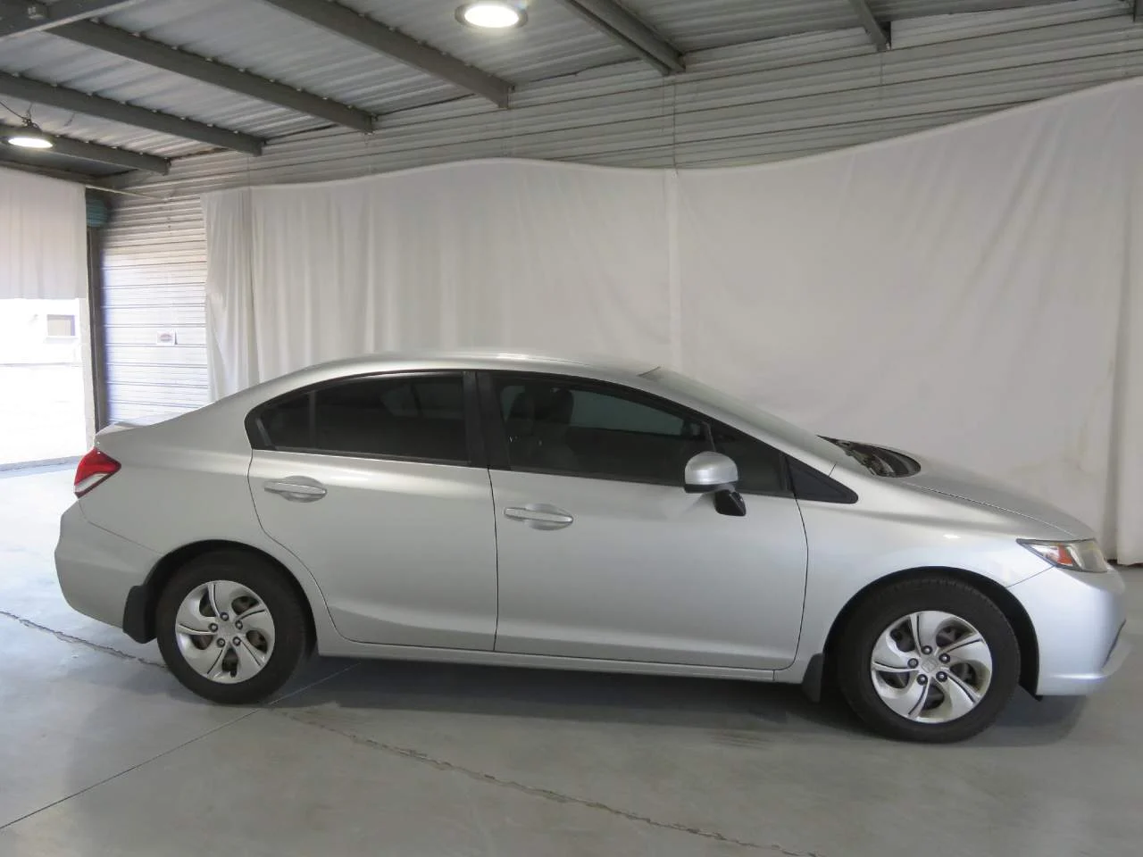 Used 2015 Alabaster Silver Metallic Honda LX image 7