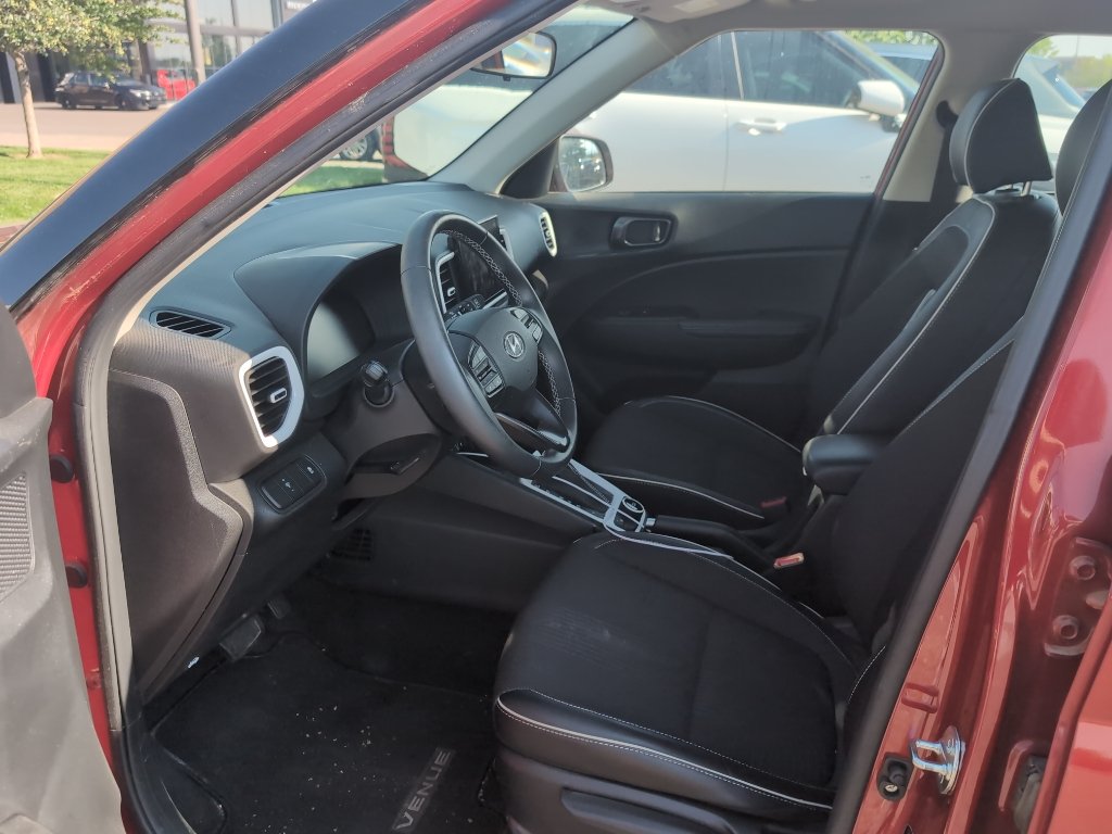 Used 2024 Ultimate Red Hyundai Limited image 5