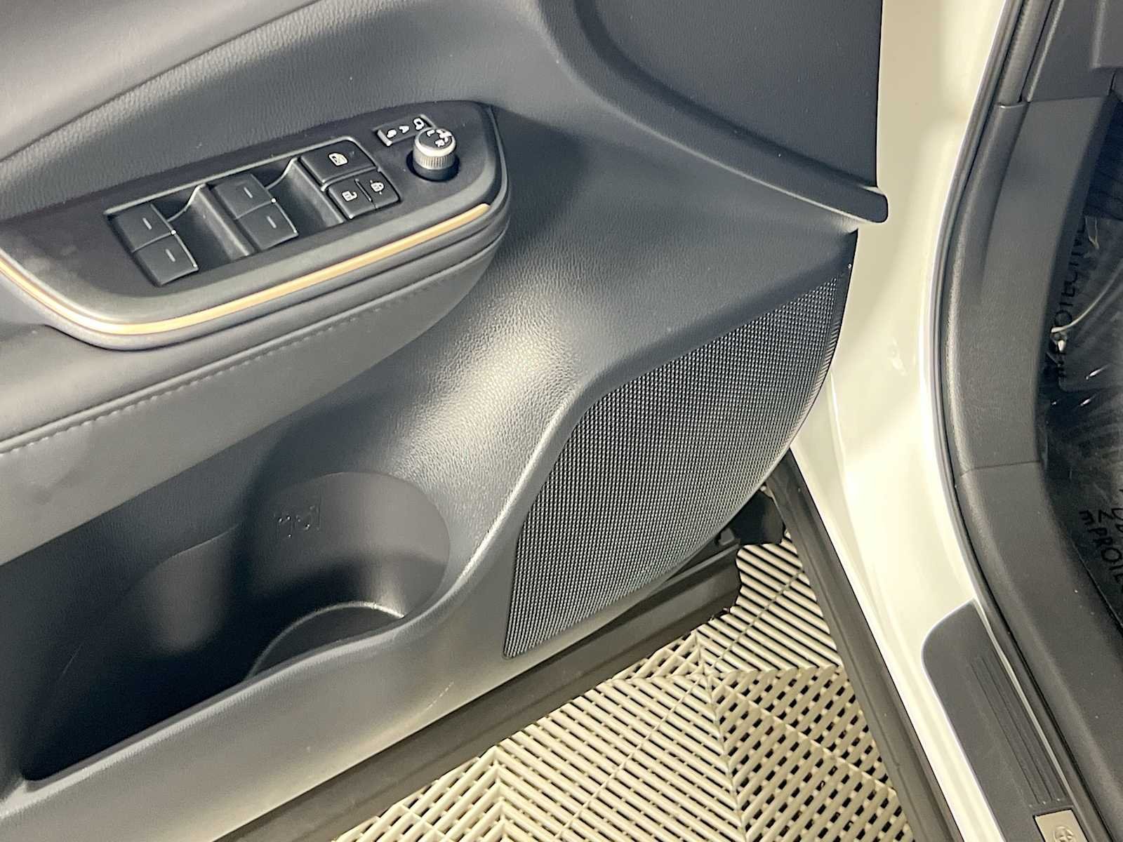 Used 2023 Oxygen White Toyota XLE image 19