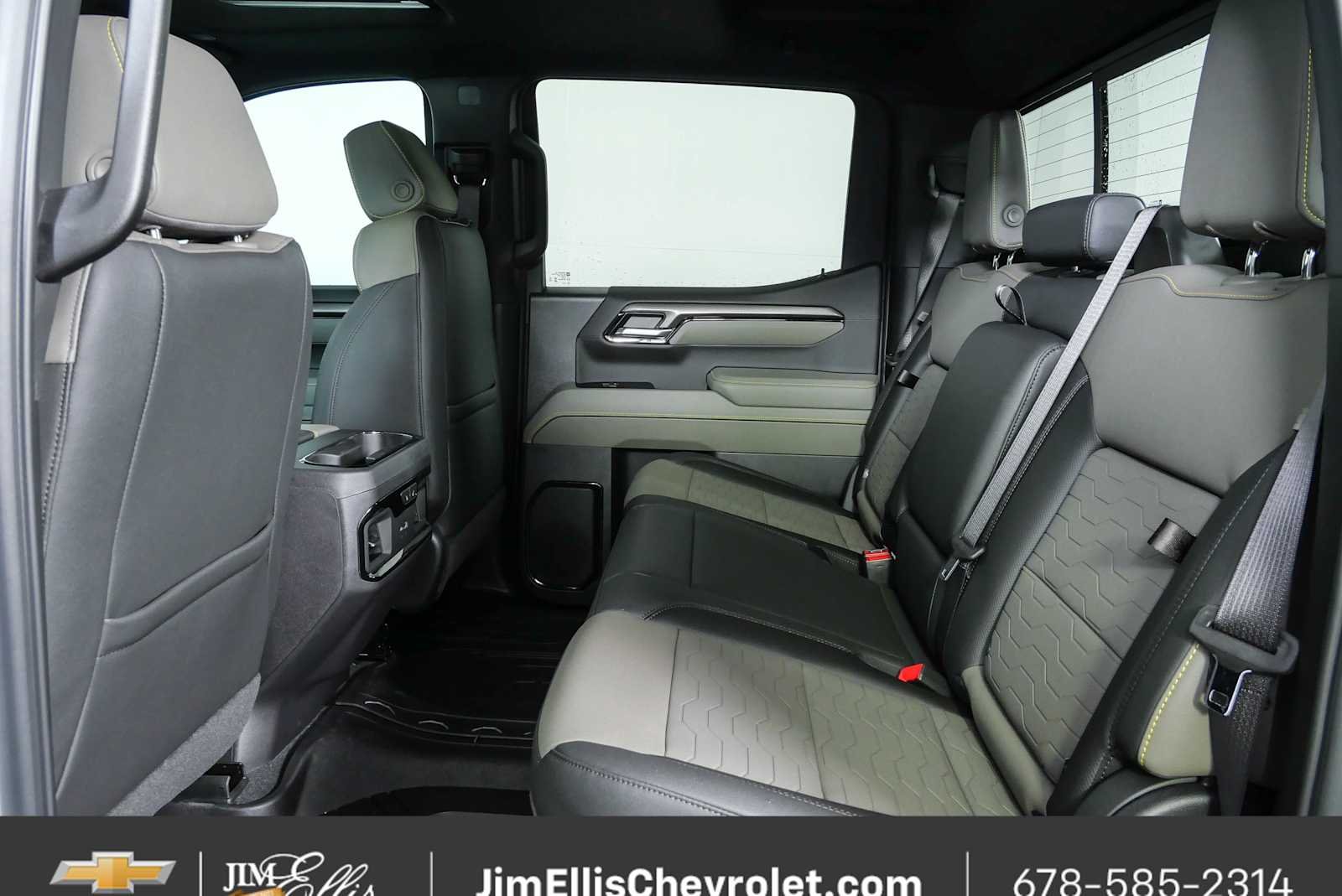 New 2026 Summit White Chevrolet ZR2 image 19