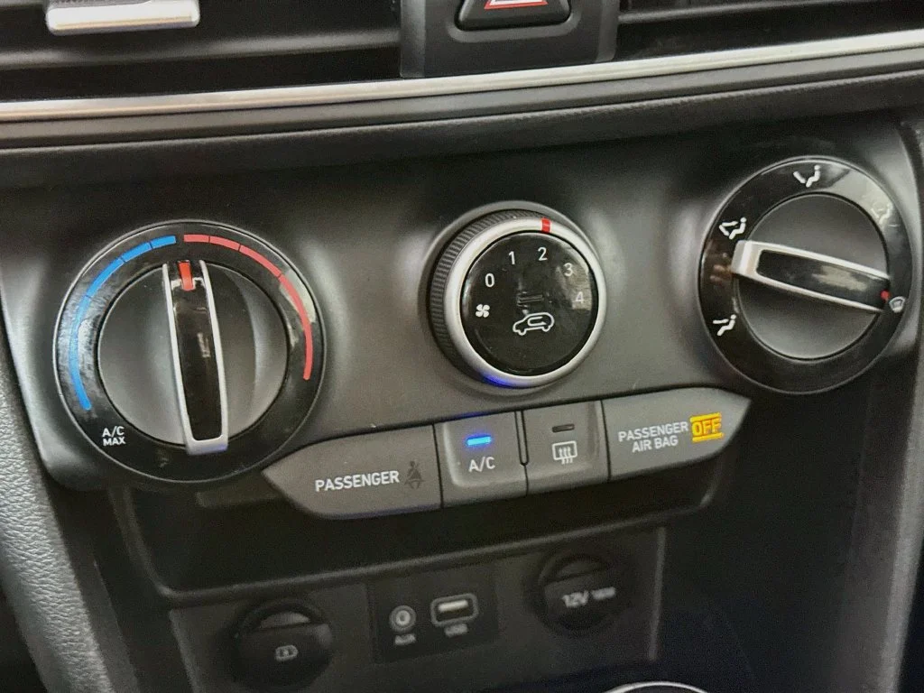 Used 2019 Red Hyundai SEL image 18
