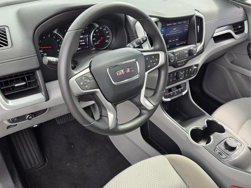 Used 2023 Marine Metallic GMC FWD 4DR SLE image 11