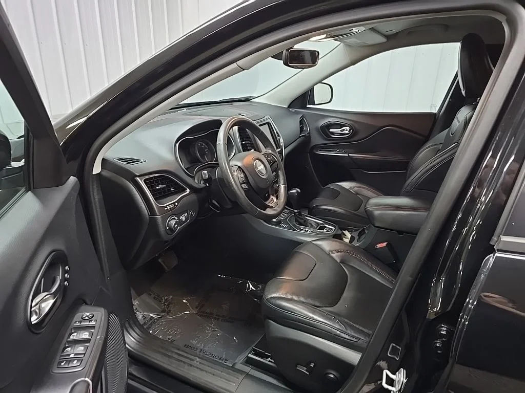 Used 2022 Black Jeep Trailhawk image 30