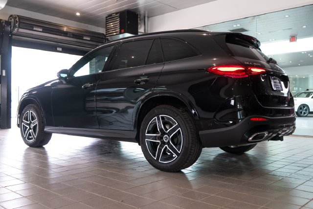 New 2027 Obsidian Black Metallic Mercedes-Benz GLC 300 image 41