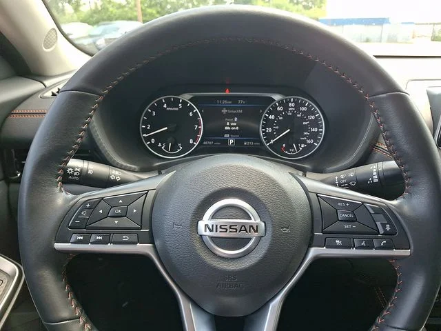 Used 2022 White Nissan SR image 20