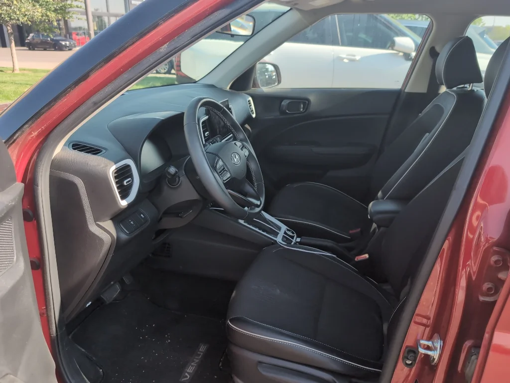 Used 2024 Ultimate Red Hyundai Limited image 5