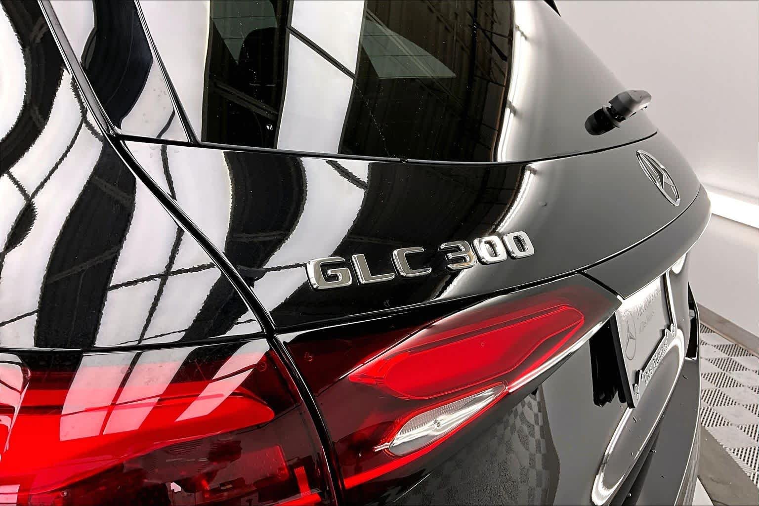 New 2026 Obsidian Black Metallic Mercedes-Benz GLC 300 image 7