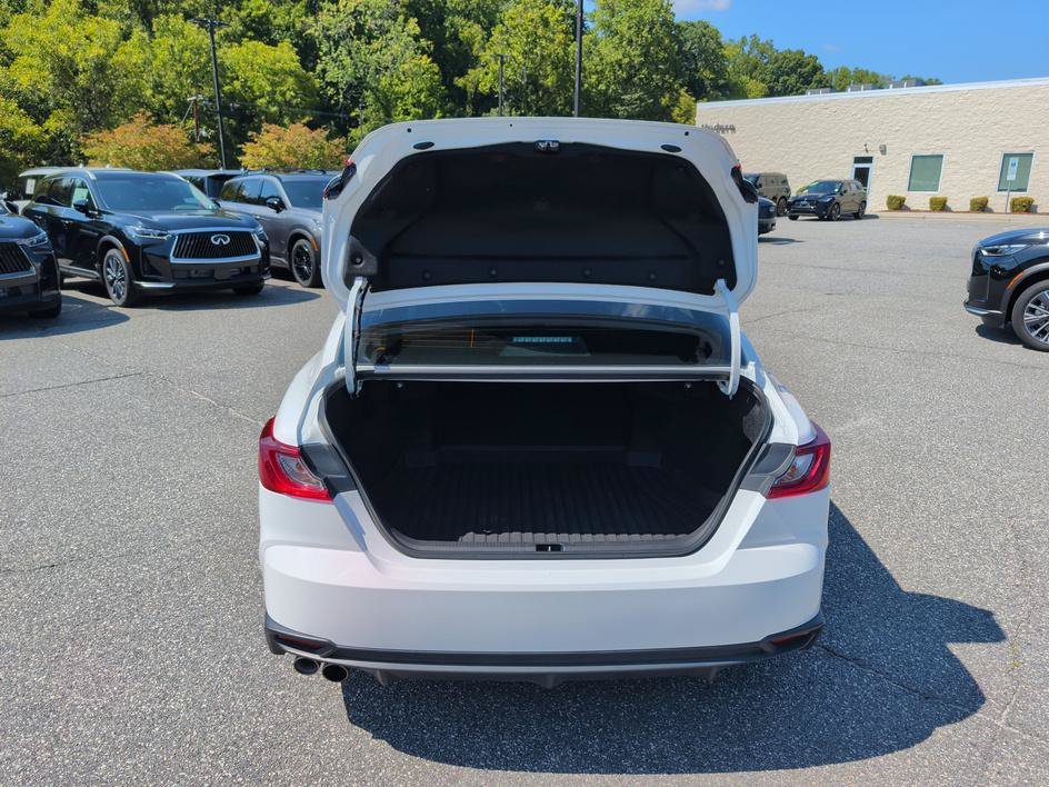 Used 2025 Ice Toyota SE image 15
