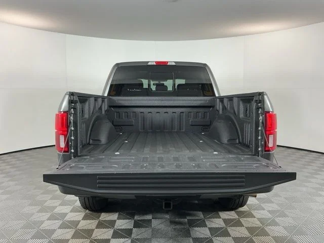Used 2018 Magnetic Ford Lariat image 7