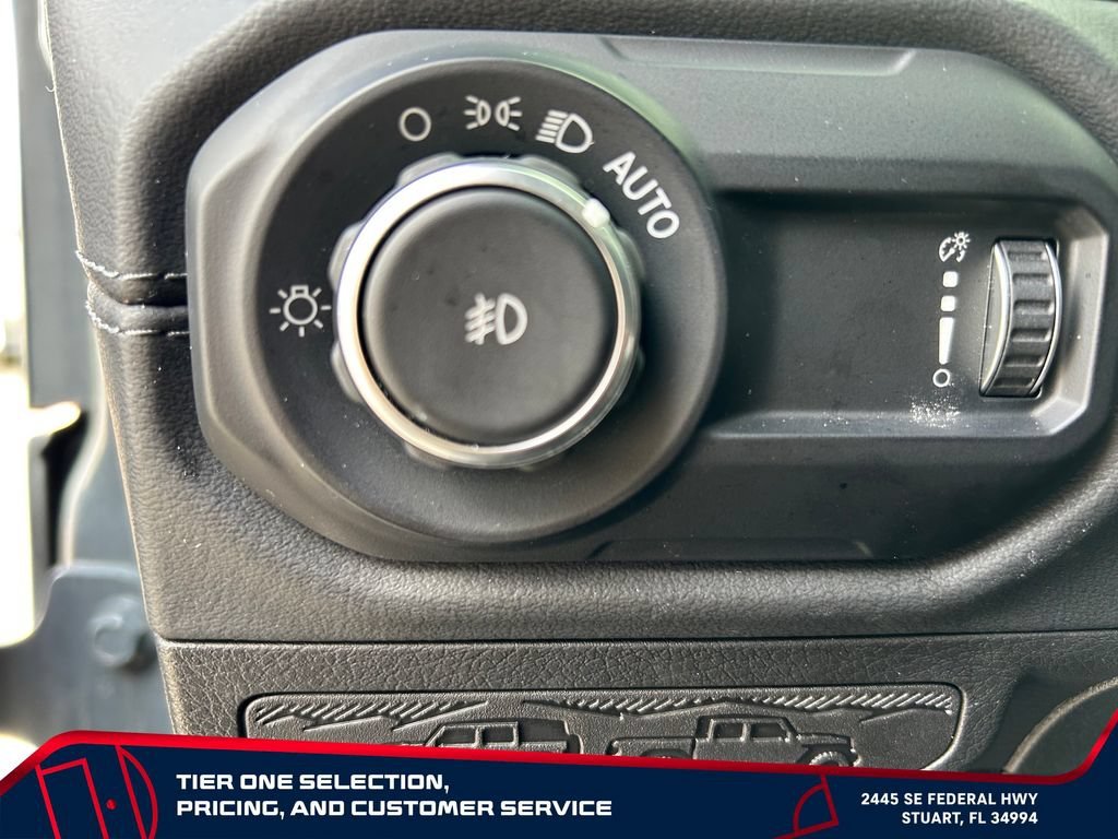 Used 2024 Gray Jeep 4-Door Recon 4x4 image 15
