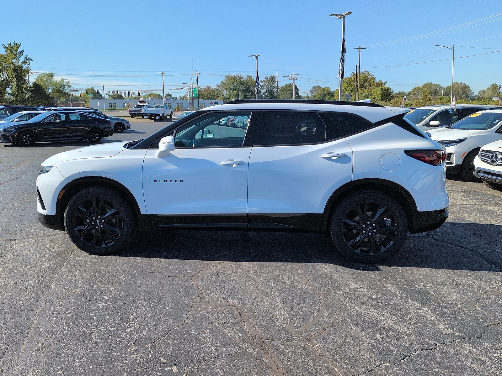 Used 2019 Summit White Chevrolet RS image 4