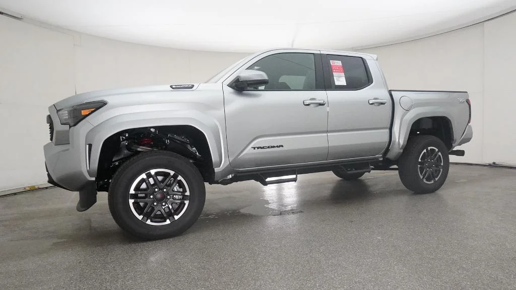 2025 Toyota Tacoma TRD Sport - Photo 11