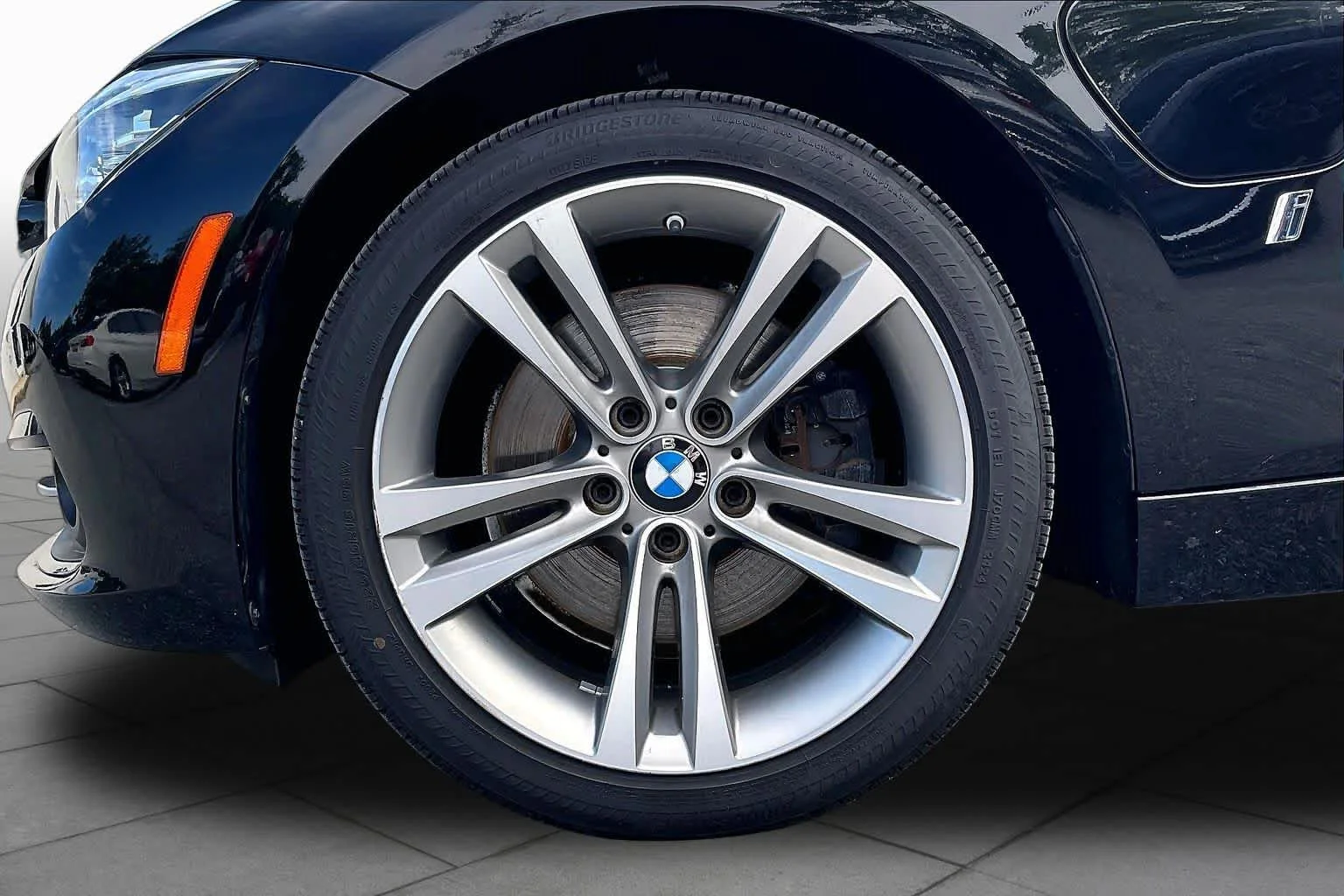 Used 2017 Jet Black BMW 330e iPerformance image 9