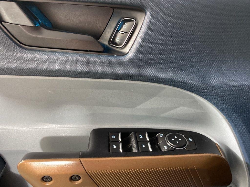 Used 2022 Blue Metallic Ford LARIAT image 15