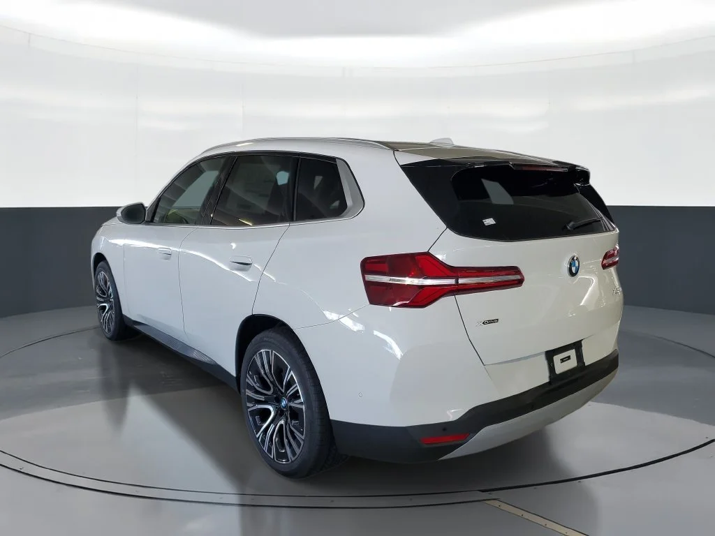 New 2026 Alpine White BMW 30 xDrive image 4