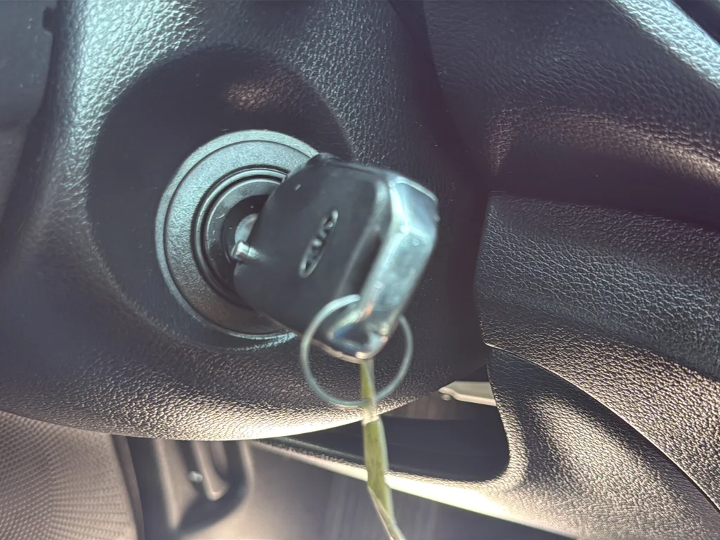 Used 2019 Blue Kia S image 31