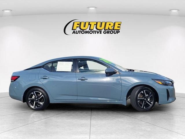 Used 2025 Gray Nissan SV image 3