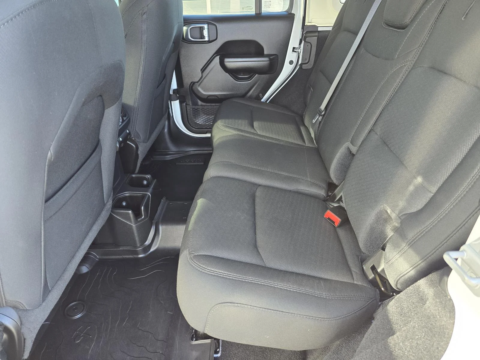 Used 2021 Bright White Clearcoat Jeep Unlimited Sport S image 10