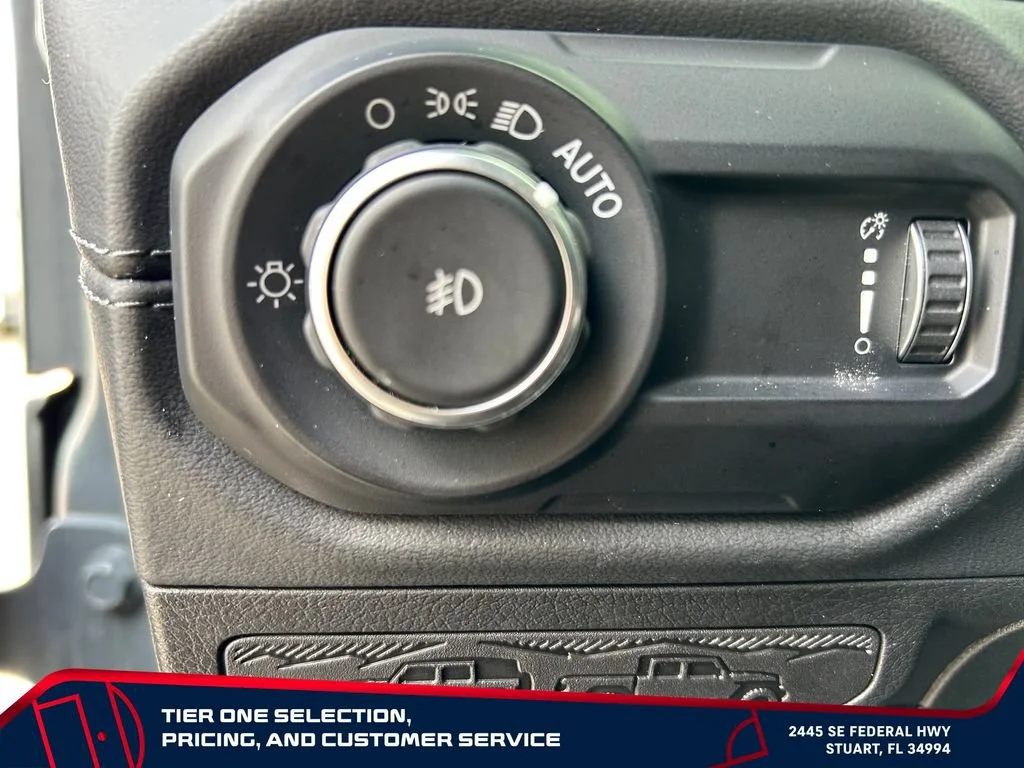 Used 2024 Gray Jeep 4-Door Recon 4x4 image 15