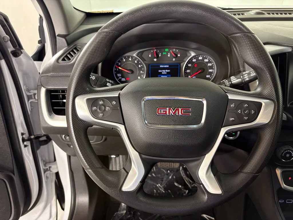 Used 2024 White GMC SLE image 18