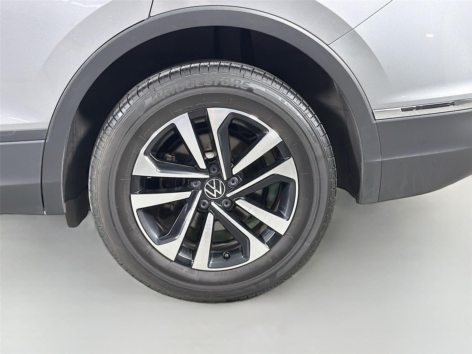 Used 2022  Volkswagen S image 26