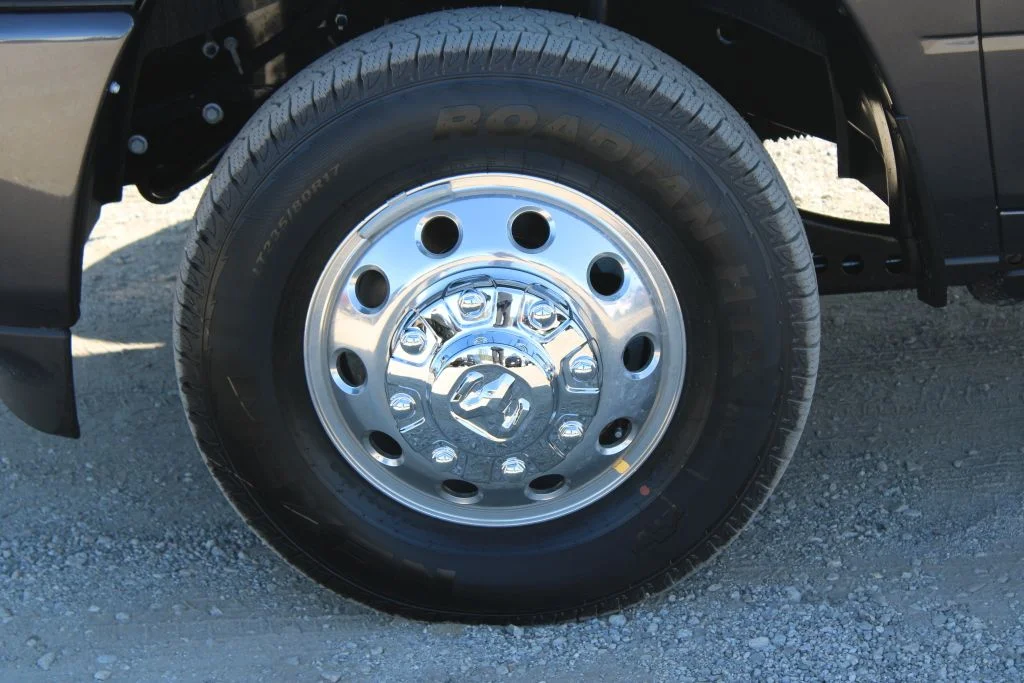 New 2026 Granite Crystal Metallic Clear-Coat Exterior Paint Ram Laramie image 8