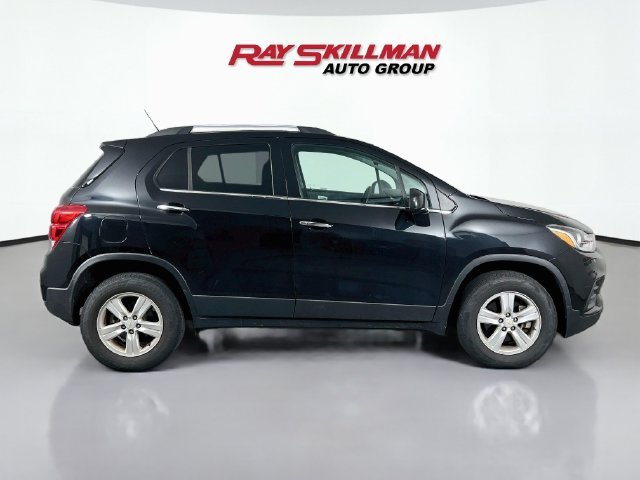 Used 2020 Black Chevrolet LT image 8
