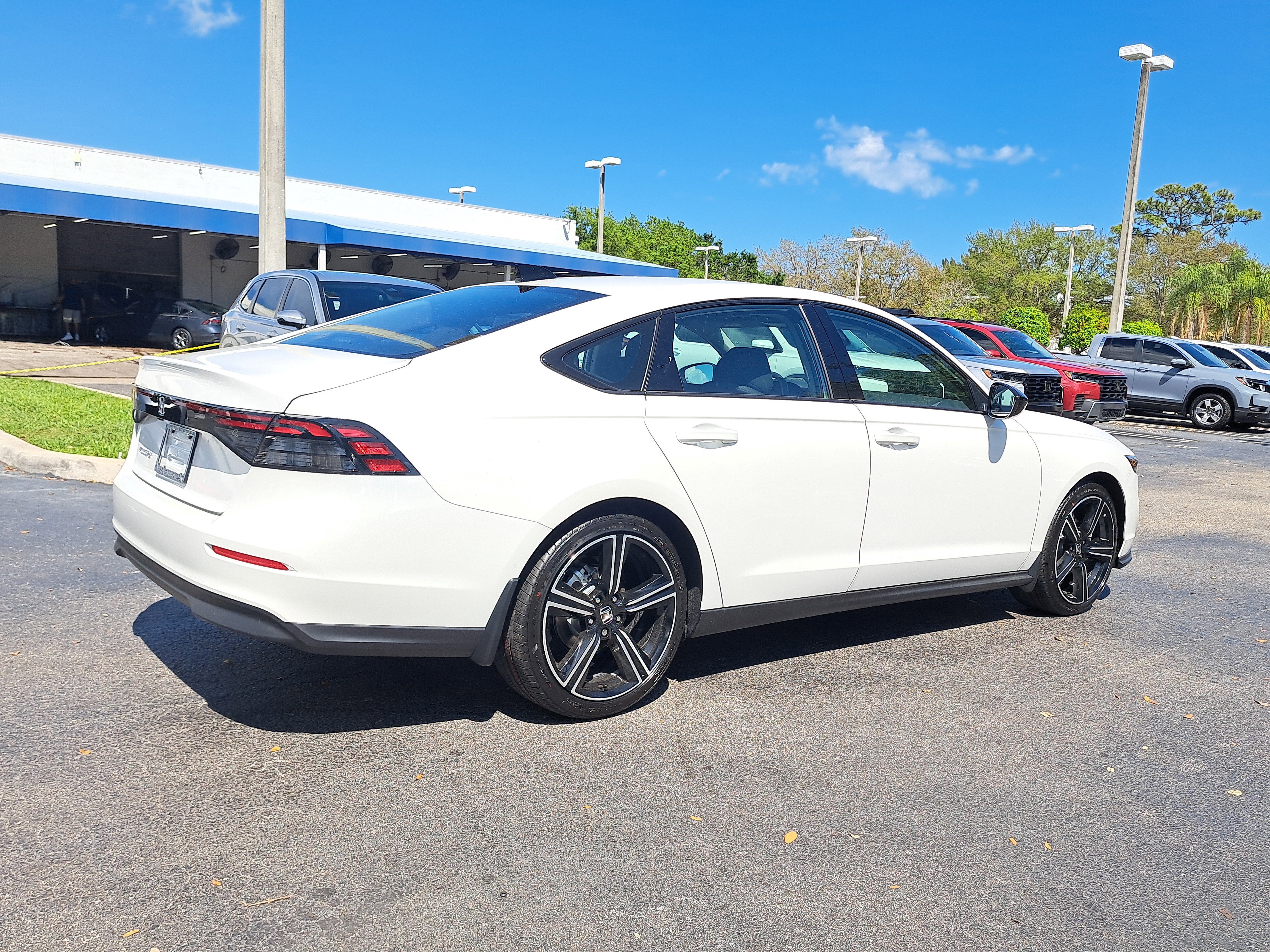 New 2026 Platinum White Pearl Honda SE image 6
