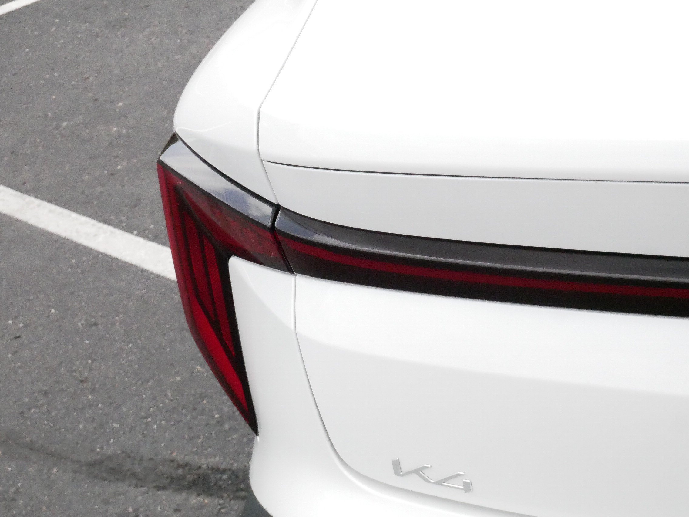 Used 2025 Snow White Pearl Kia LXS image 17