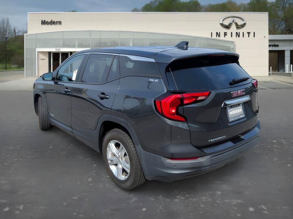Used 2021 Graphite Gray Metallic GMC SLE image 5