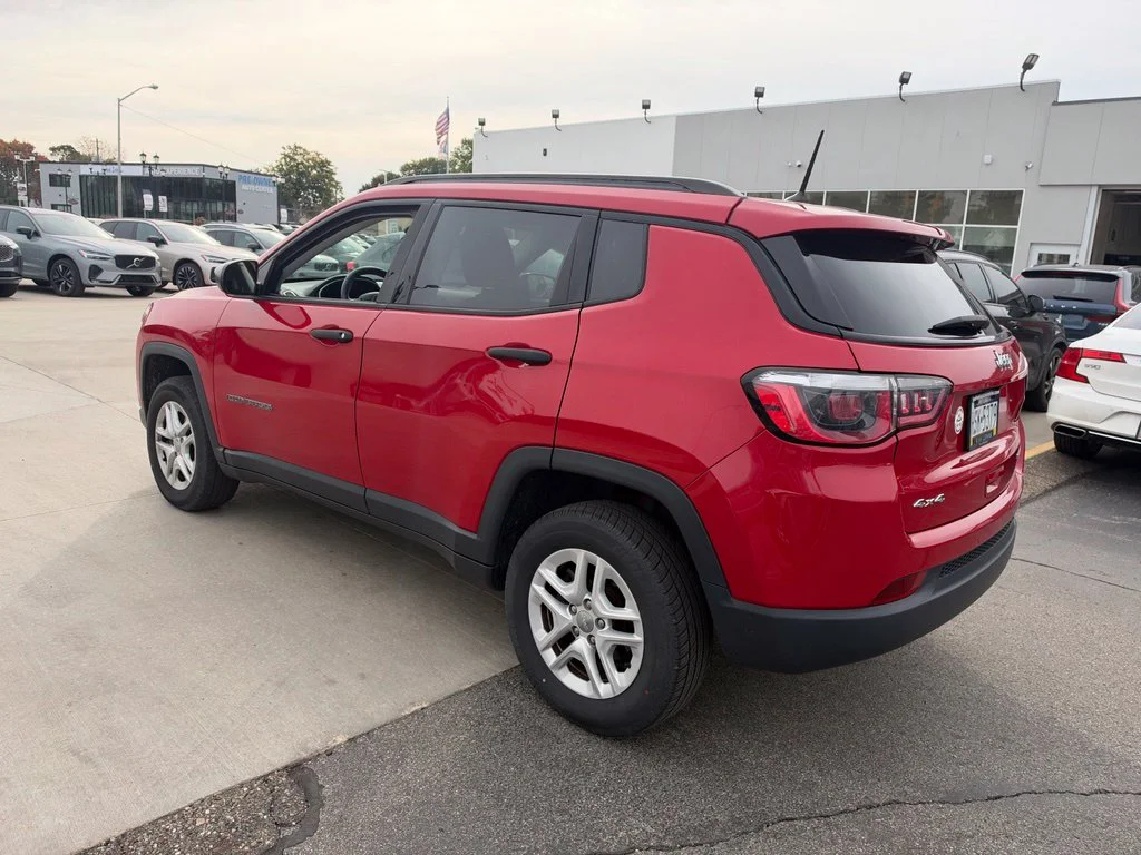 Used 2018 Red Jeep Sport image 7