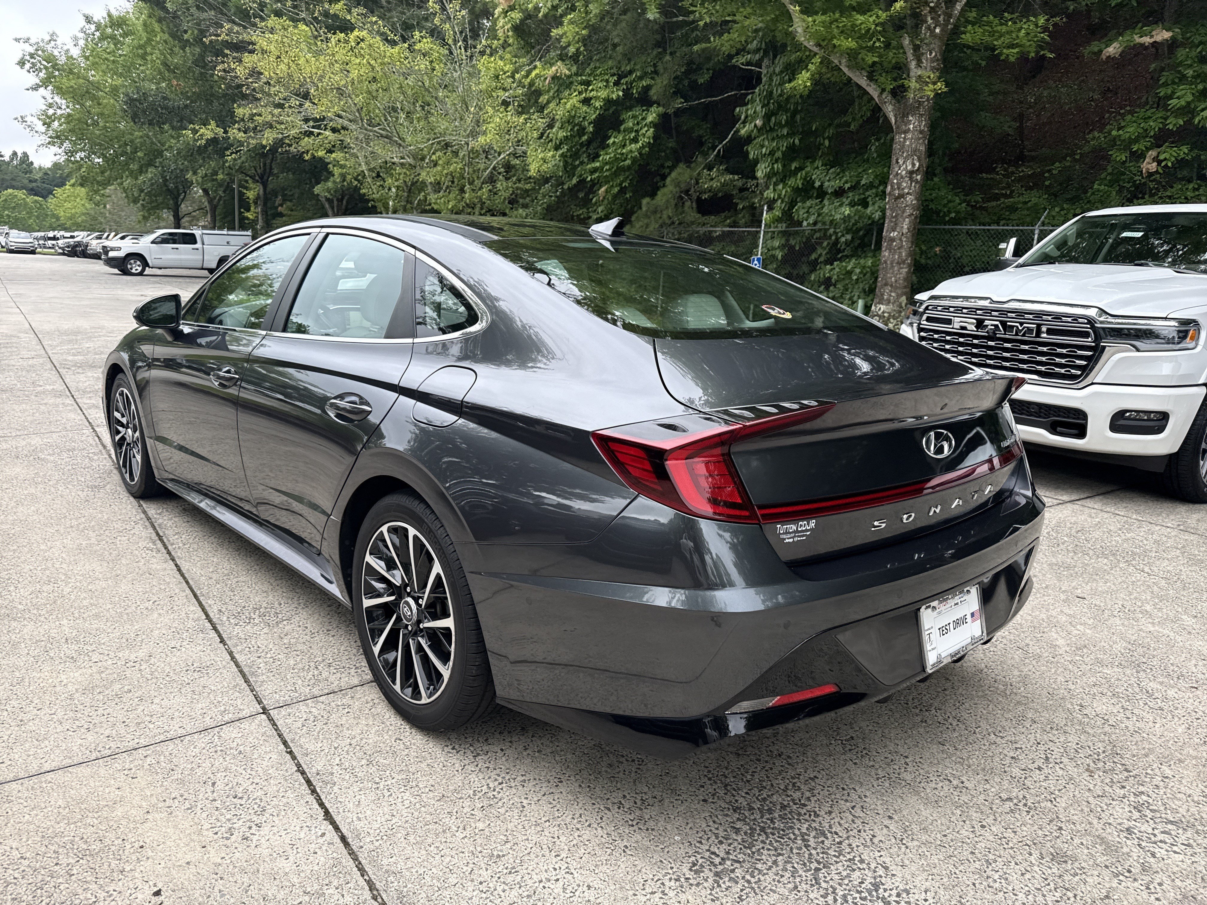 Used 2021 Portofino Gray Hyundai Limited image 5