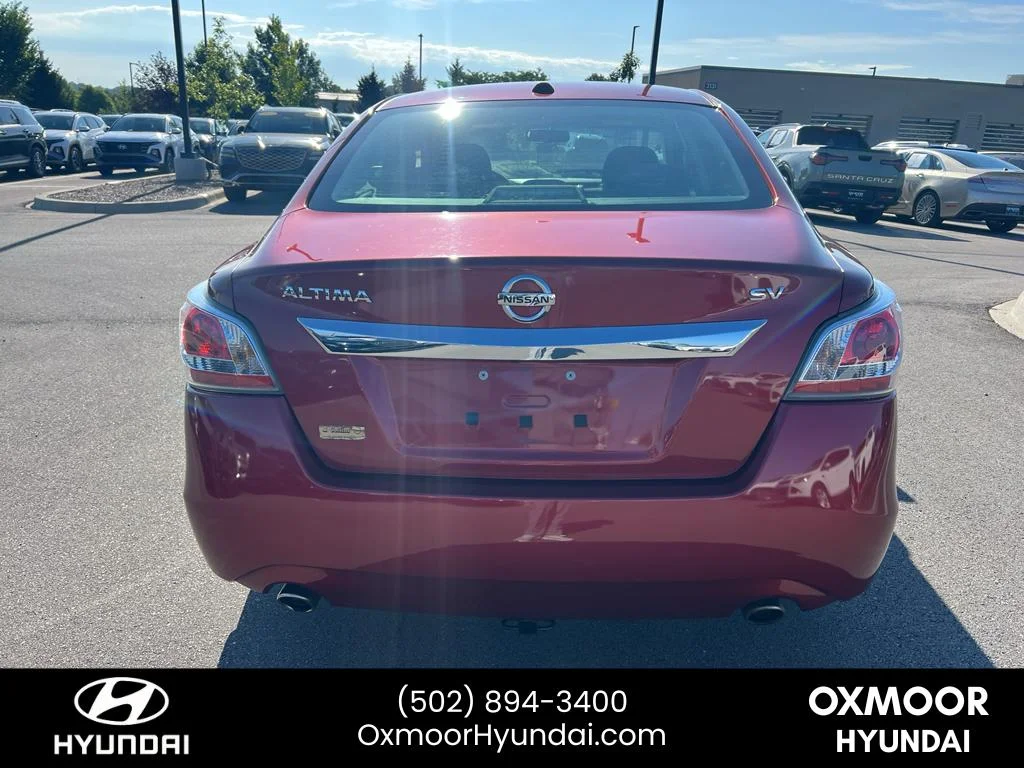 Used 2015 Cayenne Red Nissan 2.5 SV image 14