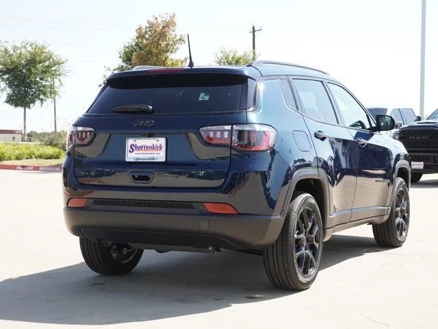 New 2026 Fathom Blue Pearl-Coat Exterior Paint Jeep Latitude image 10