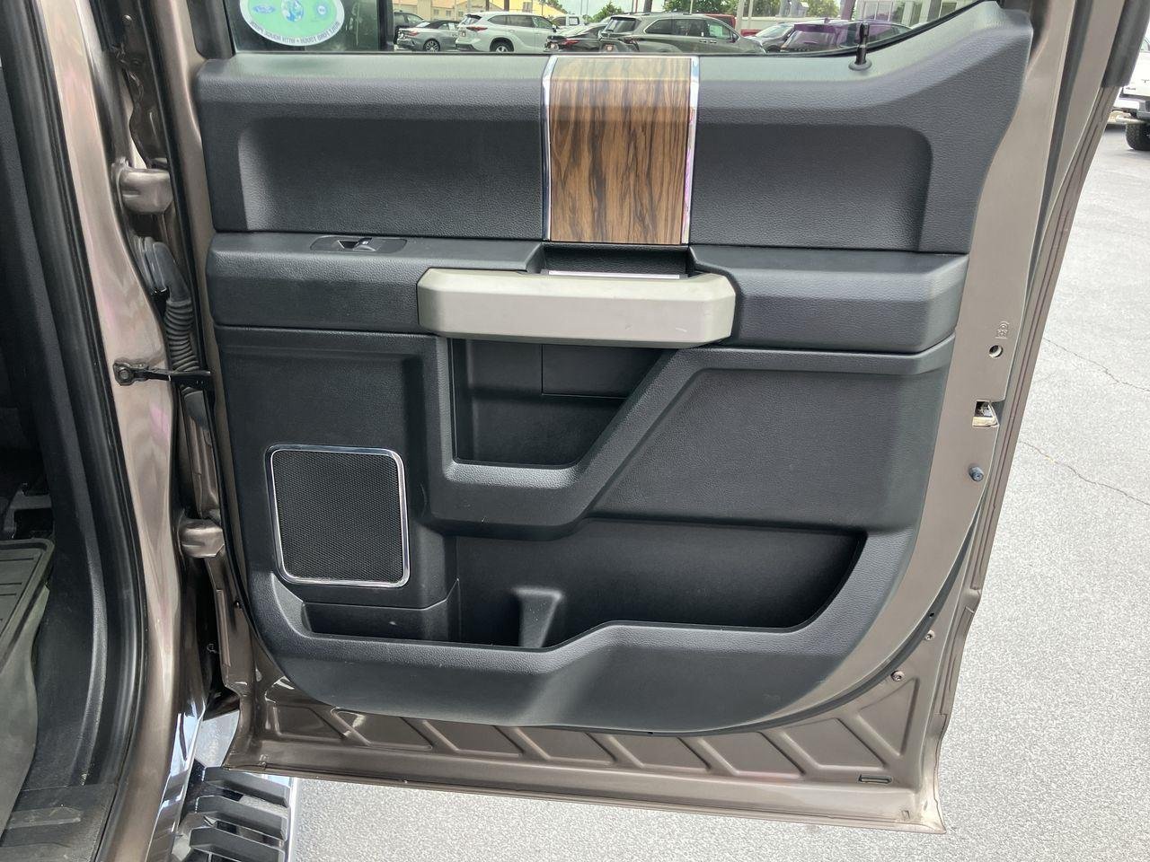 Used 2019 Gray (Stone Gray) Ford Lariat SuperCrew 4WD image 30