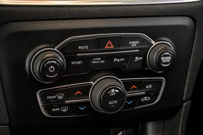 Used 2017 Go Mango Dodge R/T Scat Pack image 30