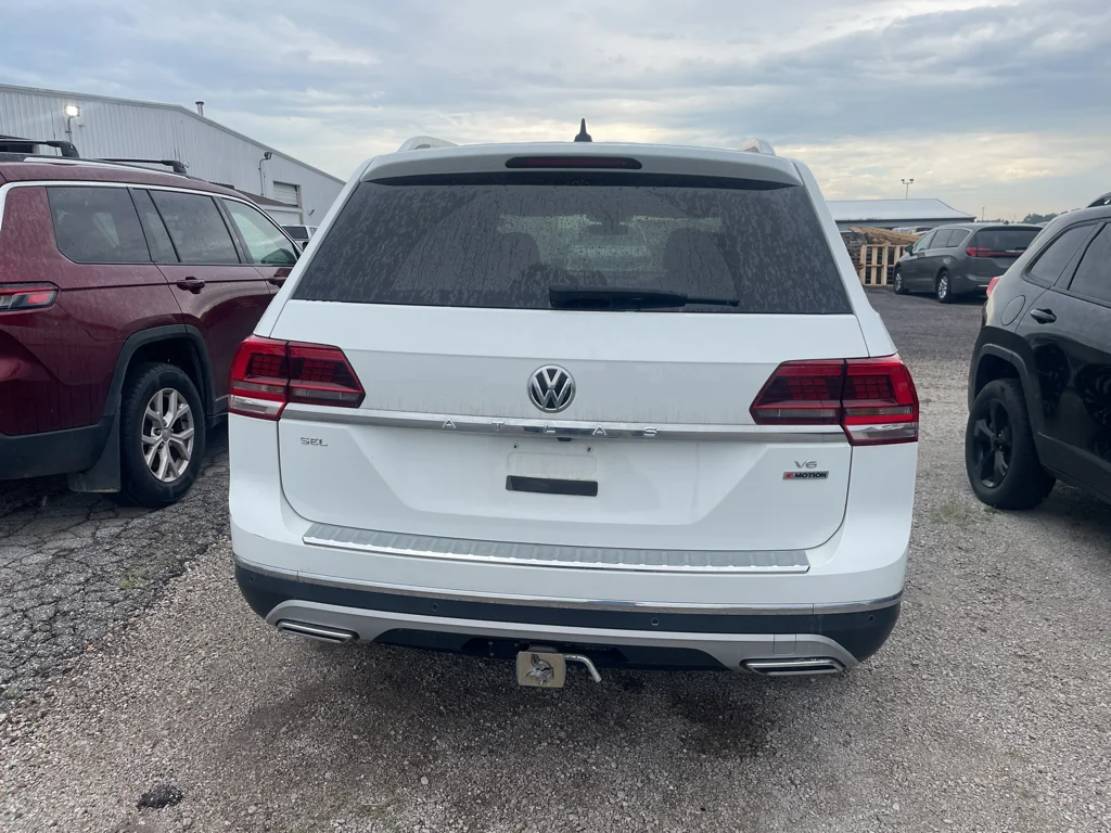 Used 2019 Pure White Volkswagen 3.6L V6 SEL Premium image 6