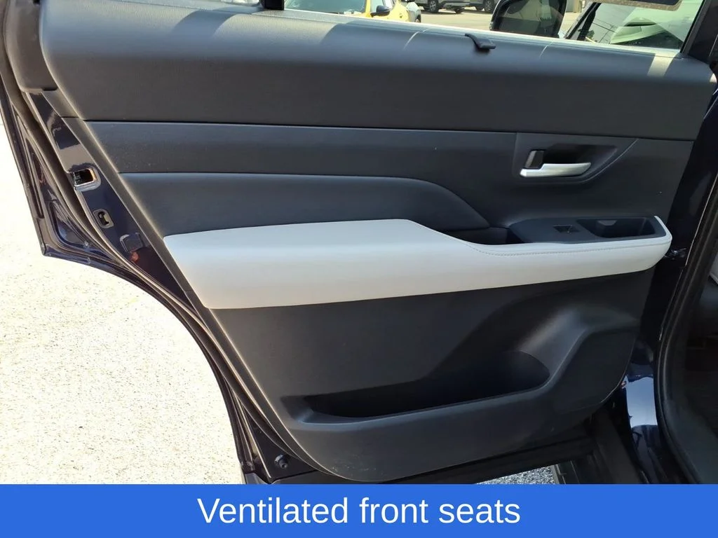 Used 2025  Toyota Limited image 26
